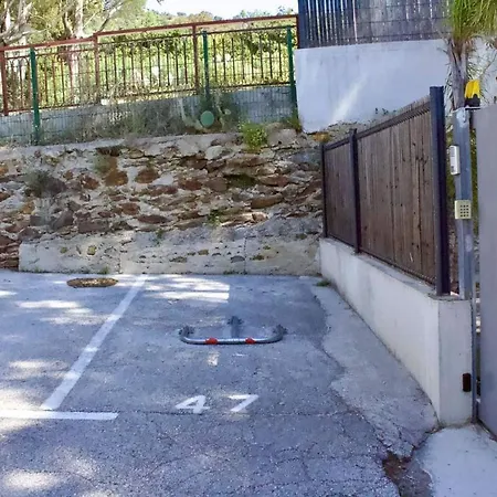 27m With Terrace And Sea View Rayol-Canadel-sur-Mer