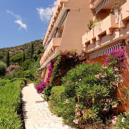 27m With Terrace And Sea View * Rayol-Canadel-sur-Mer